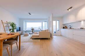 Luminous Family Apartment With Magnificent View