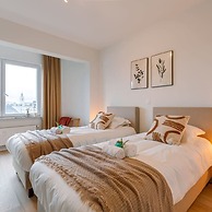 Luminous Family Apartment With Magnificent View