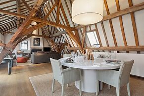 Beautiful and Authentic Penthouse in Bruges Center