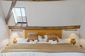 Beautiful and Authentic Penthouse in Bruges Center