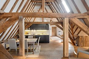 Beautiful and Authentic Penthouse in Bruges Center