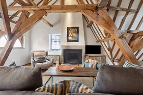 Beautiful and Authentic Penthouse in Bruges Center