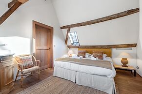 Beautiful and Authentic Penthouse in Bruges Center