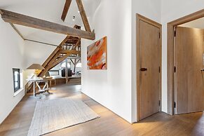 Beautiful and Authentic Penthouse in Bruges Center