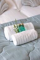 Apartment With Lateral sea View and Harbor View