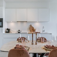 Apartment With Lateral sea View and Harbor View