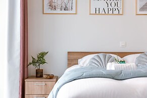 Apartment With Lateral sea View and Harbor View