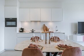 Apartment With Lateral sea View and Harbor View