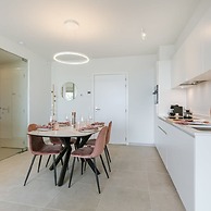 Apartment With Lateral sea View and Harbor View