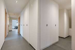 Luxurious Apartment With Parking