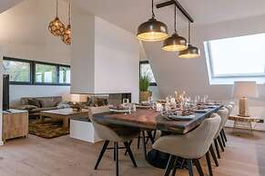 Luxurious Apartment With Parking