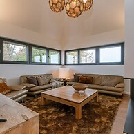 Luxurious Apartment With Parking