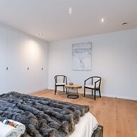 Luxurious Apartment With Parking