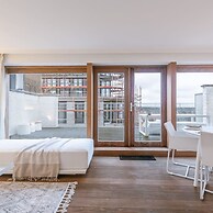 Modern Apartment With Terraces and Parking