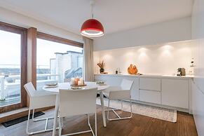 Modern Apartment With Terraces and Parking