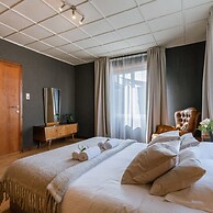 Charming House With Terrace