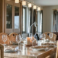 Rustic Family Holiday Home for up to 8 People Located in the Green of 