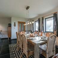 Rustic Family Holiday Home for up to 8 People Located in the Green of 