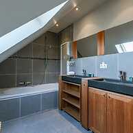 Rustic Family Holiday Home for up to 8 People Located in the Green of 