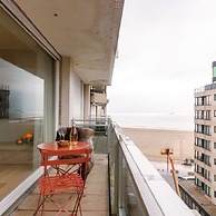 Luxurious two Bedroom With Lateral Seaview