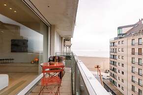 Luxurious two Bedroom With Lateral Seaview