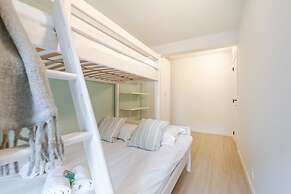 Pleasant Apartment With Frontal sea View