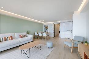 Pleasant Apartment With Frontal sea View