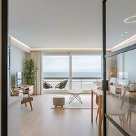 Pleasant Apartment With Frontal sea View
