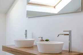 Spacious House With Garden for Family and Friends