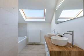 Spacious House With Garden for Family and Friends