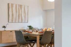 Spacious House With Garden for Family and Friends