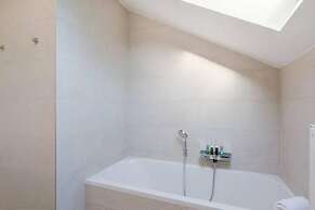 Spacious House With Garden for Family and Friends