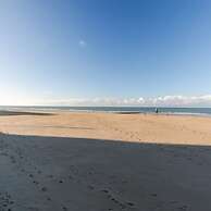 Modern Apartment Near the Beach