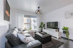 Modern Apartment Near the Beach