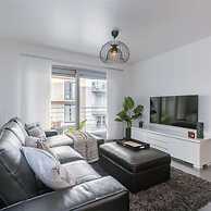 Modern Apartment Near the Beach