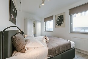 Modern Apartment Near the Beach