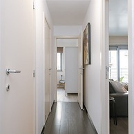 Modern Apartment Near the Beach