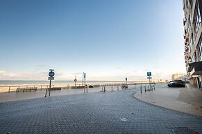 Modern Apartment Near the Beach