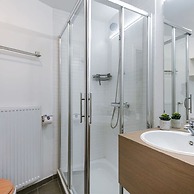 Modern Apartment Near the Beach