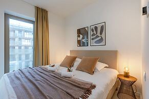 Apartment With Terrace Close to the sea