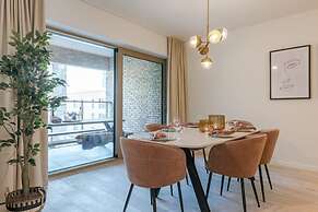 Apartment With Terrace Close to the sea