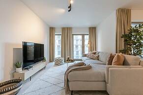 Apartment With Terrace Close to the sea