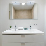 Apartment With Terrace Close to the sea