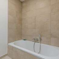 Apartment With Terrace Close to the sea