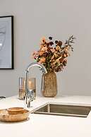 Apartment With Terrace Close to the sea