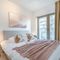 Apartment With Terrace Close to the sea