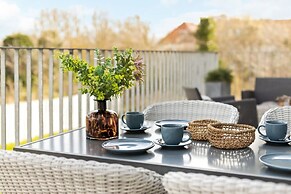 Apartment With Natural Swimming Pool