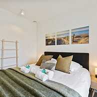 Apartment With Natural Swimming Pool