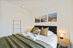 Apartment With Natural Swimming Pool