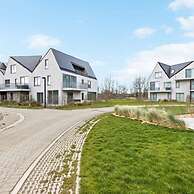 Apartment With Natural Swimming Pool